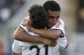 CORINTHIANS/SP X ATLETICO/MG - em um lance da partida realizada esta tarde no estádio do Pacaembu, válida pelo turno do Campeonato Brasileiro de 2009