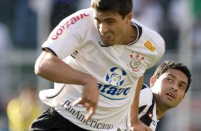 CORINTHIANS/SP X ATLETICO/MG - em um lance da partida realizada esta tarde no estádio do Pacaembu, válida pelo turno do Campeonato Brasileiro de 2009