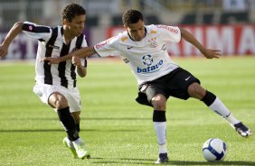 CORINTHIANS/SP X ATLETICO/MG -   em um lance da partida realizada esta tarde no estdio do Pacaembu, vlida pelo turno do Campeonato Brasileiro de 2009