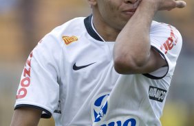 CORINTHIANS/SP X ATLETICO/MG - em um lance da partida realizada esta tarde no estádio do Pacaembu, válida pelo turno do Campeonato Brasileiro de 2009