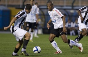 CORINTHIANS/SP X ATLETICO/MG - em um lance da partida realizada esta tarde no estádio do Pacaembu, válida pelo turno do Campeonato Brasileiro de 2009