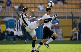 CORINTHIANS/SP X ATLETICO/MG - em um lance da partida realizada esta tarde no estádio do Pacaembu, válida pelo turno do Campeonato Brasileiro de 2009