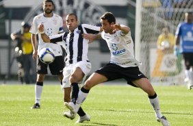CORINTHIANS/SP X ATLETICO/MG - William(e); Diego Tardelli e Edu Gaspar em um lance da partida realizada esta tarde no estádio do Pacaembu, válida pelo turno do Campeonato Brasileiro de 2009