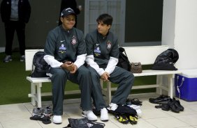 INTERNACIONAL/RS X CORINTHIANS/SP - Bill e Moradei nos vestiários antes da partida realizada esta noite no estádio Beira Rio, em Porto Alegre, válida pelo returno do Campeonato Brasileiro de 2009