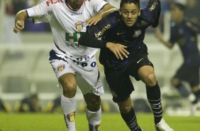 BARUERI/SP X CORINTHIANS/SP - em um lance da partida realizada esta noite na Arena Barueri, na grande So Paulo, vlida pelo returno do Campeonato Brasileiro de 2009