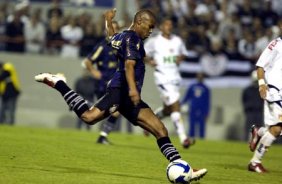 BARUERI/SP X CORINTHIANS/SP - em um lance da partida realizada esta noite na Arena Barueri, na grande So Paulo, vlida pelo returno do Campeonato Brasileiro de 2009