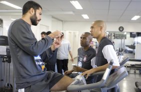 William; Elias e Jean durante o treino do Corinthians realizado esta manh no Parque So Jorge, zona leste da cidade; o prximo jogo do time ser quarta-feira, 02/09, contra o Santos, no Pacaembu, pelo returno do Campeonato Brasileiro 2009