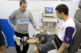 O meia argentinho Matias Defederico foi apresentado e j treinou fisicamente com o fisioterapeuta Jos Roberto Fregnani, o Betinho,esta manh no Parque So Jorge, zona leste da cidade; o prximo jogo do time ser quarta-feira, 02/09, contra o Santos, no Pacaembu, pelo returno do Campeonato Brasileiro 2009