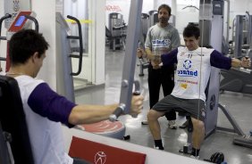 O meia argentinho Matias Defederico foi apresentado e já treinou fisicamente como preparador físico Marcos Lima esta manhã no Parque São Jorge, zona leste da cidade; o próximo jogo do time será quarta-feira, 02/09, contra o Santos, no Pacaembu, pelo returno do Campeonato Brasileiro 2009