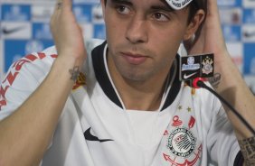 O meia argentinho Matias Defederico foi apresentado esta manhã no Parque São Jorge, zona leste da cidade; o próximo jogo do time será quarta-feira, 02/09, contra o Santos, no Pacaembu, pelo returno do Campeonato Brasileiro 2009