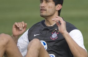 Escudero que esta voltando de contusao durante o treino desta tarde do Corinthians, realizado no CT do Parque Ecolgico do Tiete, zona leste da cidade. ; o prximo jogo do time ser amanh, quarta-feira, 02/09, contra o Santos, no Pacaembu, pelo returno do Campeonato Brasileiro 2009