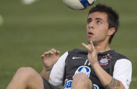 Matias Defederico durante o treino desta tarde do Corinthians, realizado no CT do Parque Ecolgico do Tiete, zona leste da cidade. ; o prximo jogo do time ser amanh, quarta-feira, 02/09, contra o Santos, no Pacaembu, pelo returno do Campeonato Brasileiro 2009