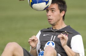 Matias Defederico durante o treino desta tarde do Corinthians, realizado no CT do Parque Ecolgico do Tiete, zona leste da cidade. ; o prximo jogo do time ser amanh, quarta-feira, 02/09, contra o Santos, no Pacaembu, pelo returno do Campeonato Brasileiro 2009