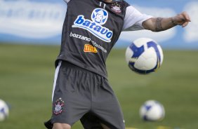 Matias Defederico durante o treino desta tarde do Corinthians, realizado no CT do Parque Ecolgico do Tiete, zona leste da cidade. ; o prximo jogo do time ser amanh, quarta-feira, 02/09, contra o Santos, no Pacaembu, pelo returno do Campeonato Brasileiro 2009