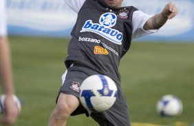 Matias Defederico durante o treino desta tarde do Corinthians, realizado no CT do Parque Ecolgico do Tiete, zona leste da cidade. ; o prximo jogo do time ser amanh, quarta-feira, 02/09, contra o Santos, no Pacaembu, pelo returno do Campeonato Brasileiro 2009