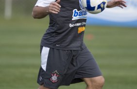 Ronaldo durante o treino desta tarde do Corinthians, realizado no CT do Parque Ecolgico do Tiete, zona leste da cidade. ; o prximo jogo do time ser amanh, quarta-feira, 02/09, contra o Santos, no Pacaembu, pelo returno do Campeonato Brasileiro 2009