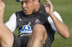 Ronaldo durante o treino desta tarde do Corinthians, realizado no CT do Parque Ecolgico do Tiete, zona leste da cidade. ; o prximo jogo do time ser amanh, quarta-feira, 02/09, contra o Santos, no Pacaembu, pelo returno do Campeonato Brasileiro 2009