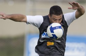 Ronaldo durante o treino desta tarde do Corinthians, realizado no CT do Parque Ecolgico do Tiete, zona leste da cidade. ; o prximo jogo do time ser amanh, quarta-feira, 02/09, contra o Santos, no Pacaembu, pelo returno do Campeonato Brasileiro 2009