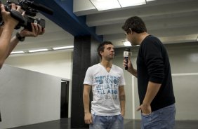 CORINTHIANS/SP X SANTOS/SP - Matias Defederico nos vestirios antes da partida realizada esta noite no estdio do Pacaembu, zona oeste da cidade, vlida pelo returno do Campeonato Brasileiro de 2009