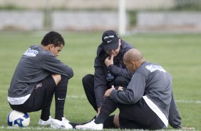 Dentinho; Mano Menezes e Edno, que foi liberado e joga no domingo, durante o treino do Corinthians realizado esta tarde no Parque Ecolgico do Tiete; o prximo jogo do time ser domingo, dia 27/09, contra o So Paulo, no estdio do Morumbi, pelo returno do Campeonato Brasileiro 2009