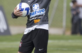 Matias Defederico que teve sua documentacao regularizada e joga no domingo, durante o treino do Corinthians realizado esta tarde no Parque Ecolgico do Tiete; o prximo jogo do time ser domingo, dia 27/09, contra o So Paulo, no estdio do Morumbi, pelo returno do Campeonato Brasileiro 2009