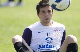 Matias Defederico durante o treino do Corinthians realizado esta manh no Parque Ecolgico do Tiete; o prximo jogo do time ser amanh, domingo, dia 27/09, contra o So Paulo, no estdio do Morumbi, pelo returno do Campeonato Brasileiro 2009