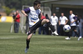 Matias Defederico durante o treino do Corinthians realizado esta manh no Parque Ecolgico do Tiete; o prximo jogo do time ser amanh, domingo, dia 27/09, contra o So Paulo, no estdio do Morumbi, pelo returno do Campeonato Brasileiro 2009