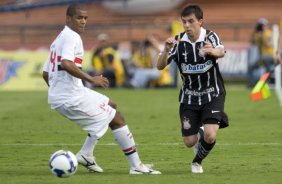 SAO PAULO/SP X CORINTHIANS/SP - em um lance da partida realizada esta tarde no estdio do Morumbi, zona sul da cidade, vlida pelo returno do Campeonato Brasileiro de 2009