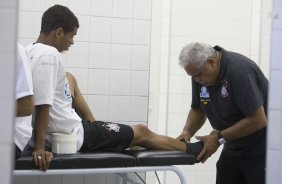 SAO PAULO/SP X CORINTHIANS/SP - Jadson e Ceará nos vestiários antes da partida realizada esta tarde no estádio do Morumbi, zona sul da cidade, válida pelo returno do Campeonato Brasileiro de 2009