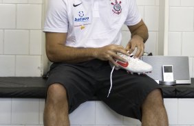 SAO PAULO/SP X CORINTHIANS/SP - Ronaldo nos vestiários antes da partida realizada esta tarde no estádio do Morumbi, zona sul da cidade, válida pelo returno do Campeonato Brasileiro de 2009