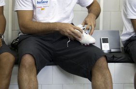 SAO PAULO/SP X CORINTHIANS/SP - Ronaldo nos vestiários antes da partida realizada esta tarde no estádio do Morumbi, zona sul da cidade, válida pelo returno do Campeonato Brasileiro de 2009