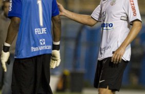 CORINTHIANS/SP X ATLETICO/PR - em um lance da partida realizada esta noite no estádio do Pacaembu, zona oeste da cidade, válida pelo returno do Campeonato Brasileiro de 2009