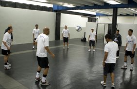 CORINTHIANS/SP X ATLETICO/PR - Jogadores nos vestiários antes da partida realizada esta noite no estádio do Pacaembu, zona oeste da cidade, válida pelo returno do Campeonato Brasileiro de 2009
