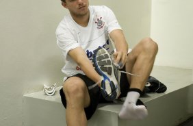CORINTHIANS/SP X ATLETICO/PR - Marcelo Mattos nos vestiários antes da partida realizada esta noite no estádio do Pacaembu, zona oeste da cidade, válida pelo returno do Campeonato Brasileiro de 2009