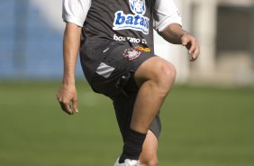 Edgar Balbuena durante o treino do Corinthians realizado esta tarde no Parque So Jorge; o prximo jogo do time ser quarta-feira, dia 07/10, contra o Fluminense, no estdio do Maracan, pelo returno do Campeonato Brasileiro 2009