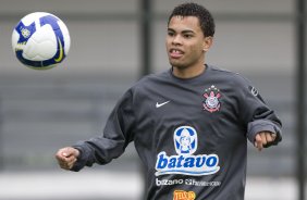 Dentinho durante o treino do Corinthians realizado esta manh no Parque So Jorge; o prximo jogo do time ser amanh, sbado, dia 10/10, contra o Grmio, no estdio do Pacaembu, pelo returno do Campeonato Brasileiro 2009