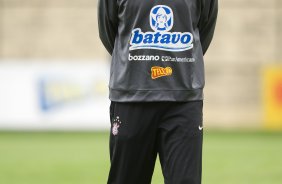 Mano Menezes durante o treino do Corinthians realizado esta manh no Parque So Jorge; o prximo jogo do time ser amanh, sbado, dia 10/10, contra o Grmio, no estdio do Pacaembu, pelo returno do Campeonato Brasileiro 2009