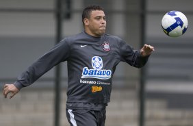 Ronaldo durante o treino do Corinthians realizado esta manh no Parque So Jorge; o prximo jogo do time ser amanh, sbado, dia 10/10, contra o Grmio, no estdio do Pacaembu, pelo returno do Campeonato Brasileiro 2009