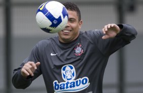 Ronaldo durante o treino do Corinthians realizado esta manh no Parque So Jorge; o prximo jogo do time ser amanh, sbado, dia 10/10, contra o Grmio, no estdio do Pacaembu, pelo returno do Campeonato Brasileiro 2009