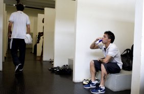 CORINTHIANS/SP X GREMIO/RS - Defederico nos vestiários antes da partida realizada esta tarde no estádio do Pacaembu, zona oeste da cidade, válida pelo returno do Campeonato Brasileiro de 2009