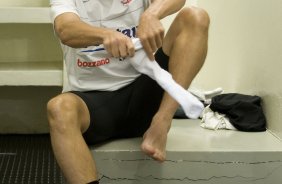 CORINTHIANS/SP X GREMIO/RS - Paulo André nos vestiários antes da partida realizada esta tarde no estádio do Pacaembu, zona oeste da cidade, válida pelo returno do Campeonato Brasileiro de 2009