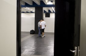 CORINTHIANS/SP X GREMIO/RS - Ronaldo e Mano Menezes nos vestirios antes da partida realizada esta tarde no estdio do Pacaembu, zona oeste da cidade, vlida pelo returno do Campeonato Brasileiro de 2009