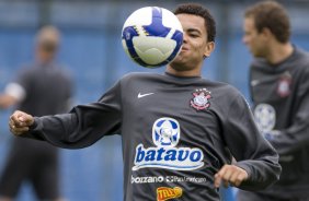 Dentinho durante o treino do Corinthians realizado esta tarde no Parque So Jorge; o prximo jogo do time ser domingo, dia 18/10, contra o Sport, em Recife, pelo returno do Campeonato Brasileiro 2009