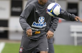 Elias durante o treino do Corinthians realizado esta tarde no Parque So Jorge; o prximo jogo do time ser domingo, dia 18/10, contra o Sport, em Recife, pelo returno do Campeonato Brasileiro 2009