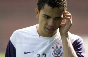 Dentinho durante o treino do Corinthians realizado esta tarde no Parque So Jorge; o prximo jogo do time ser domingo, dia 18/10, contra o Sport, em Recife, pelo returno do Campeonato Brasileiro 2009