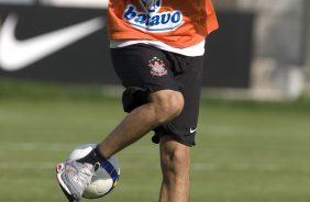 Dentinho durante o treino do Corinthians realizado esta tarde no Parque So Jorge; o prximo jogo do time ser domingo, dia 18/10, contra o Sport, em Recife, pelo returno do Campeonato Brasileiro 2009
