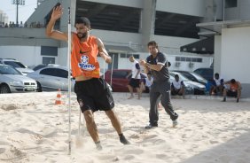 William e o preparador fsico Marcos Lima durante o treino do Corinthians realizado esta tarde no Parque So Jorge; o prximo jogo do time ser domingo, dia 18/10, contra o Sport, em Recife, pelo returno do Campeonato Brasileiro 2009