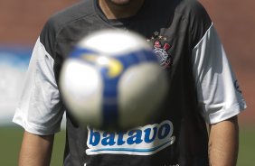 Balbuena durante o treino do Corinthians realizado esta manh no Parque So Jorge; o prximo jogo do time ser amanh, domingo, dia 01/11, contra o Palmeiras, em Presidente Prudente, pelo returno do Campeonato Brasileiro 2009