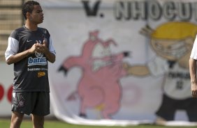 Dentinho durante o treino do Corinthians realizado esta manh no Parque So Jorge; o prximo jogo do time ser amanh, domingo, dia 01/11, contra o Palmeiras, em Presidente Prudente, pelo returno do Campeonato Brasileiro 2009