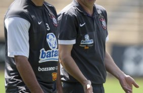 Ronaldo e Mano Menezes durante o treino do Corinthians realizado esta manh no Parque So Jorge; o prximo jogo do time ser amanh, domingo, dia 01/11, contra o Palmeiras, em Presidente Prudente, pelo returno do Campeonato Brasileiro 2009